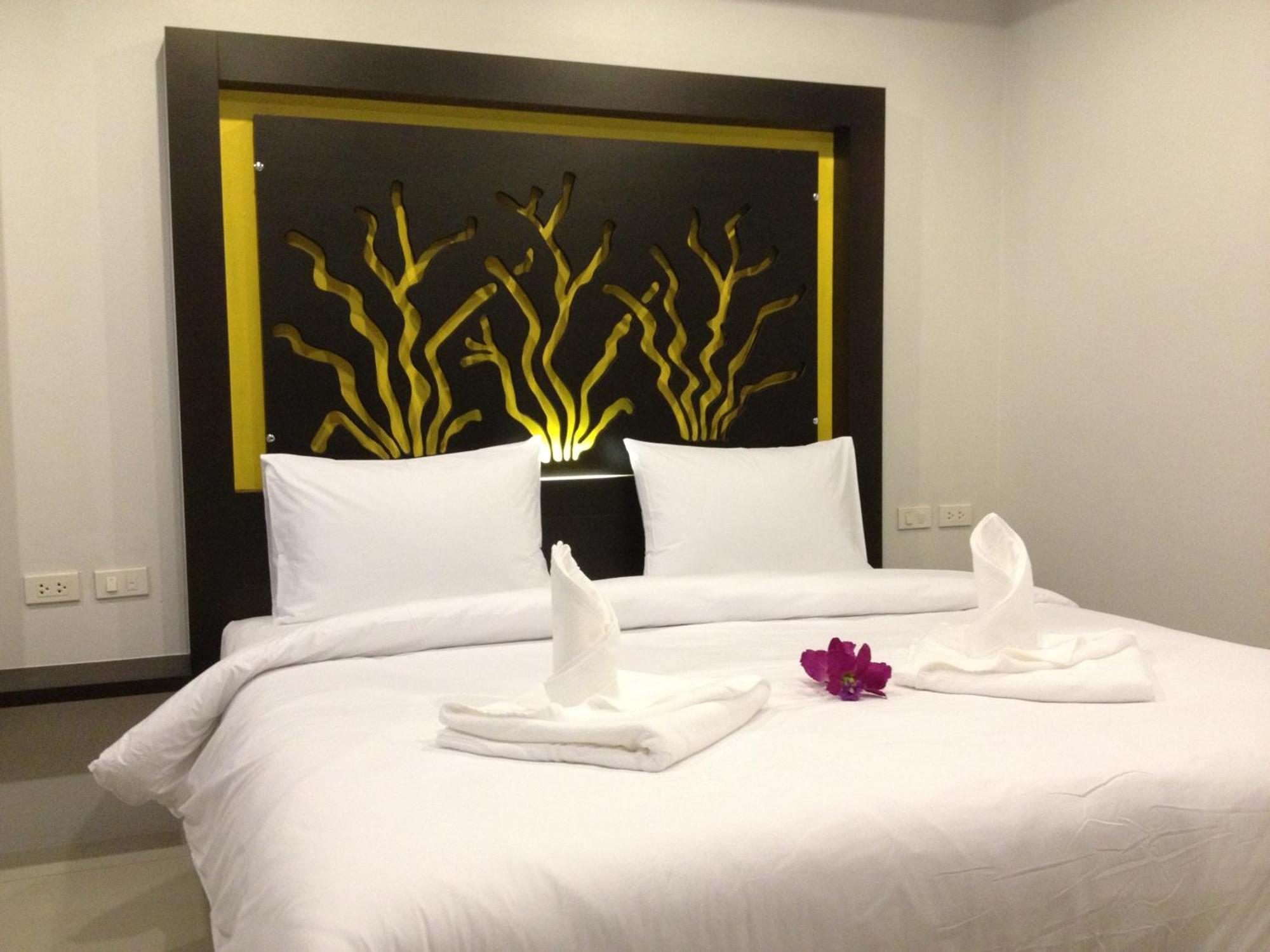 Patong The Silk Hill Hotel מראה חיצוני תמונה