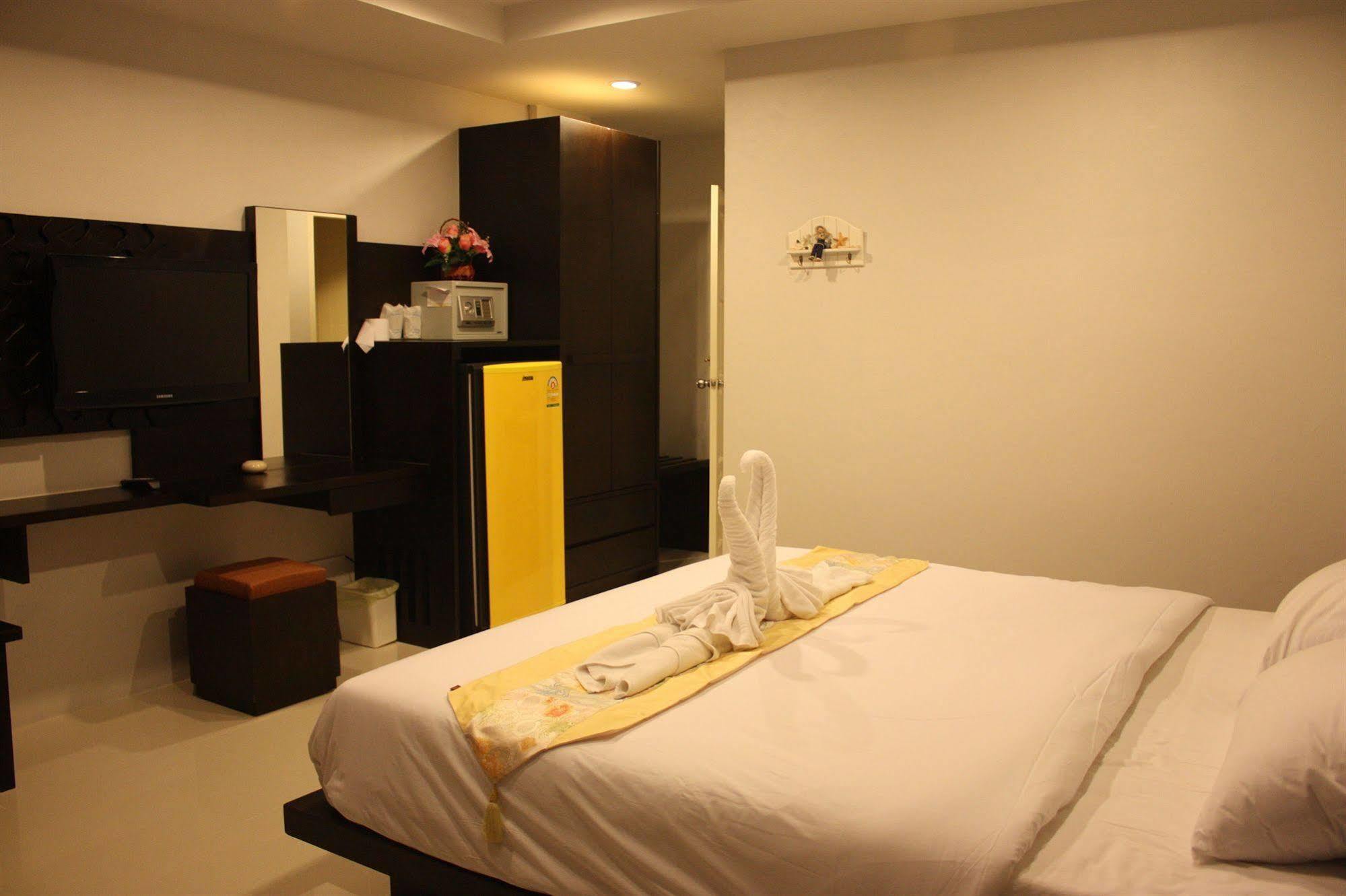 Patong The Silk Hill Hotel מראה חיצוני תמונה